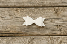 Load image into Gallery viewer, Large Leather Hair Bow
